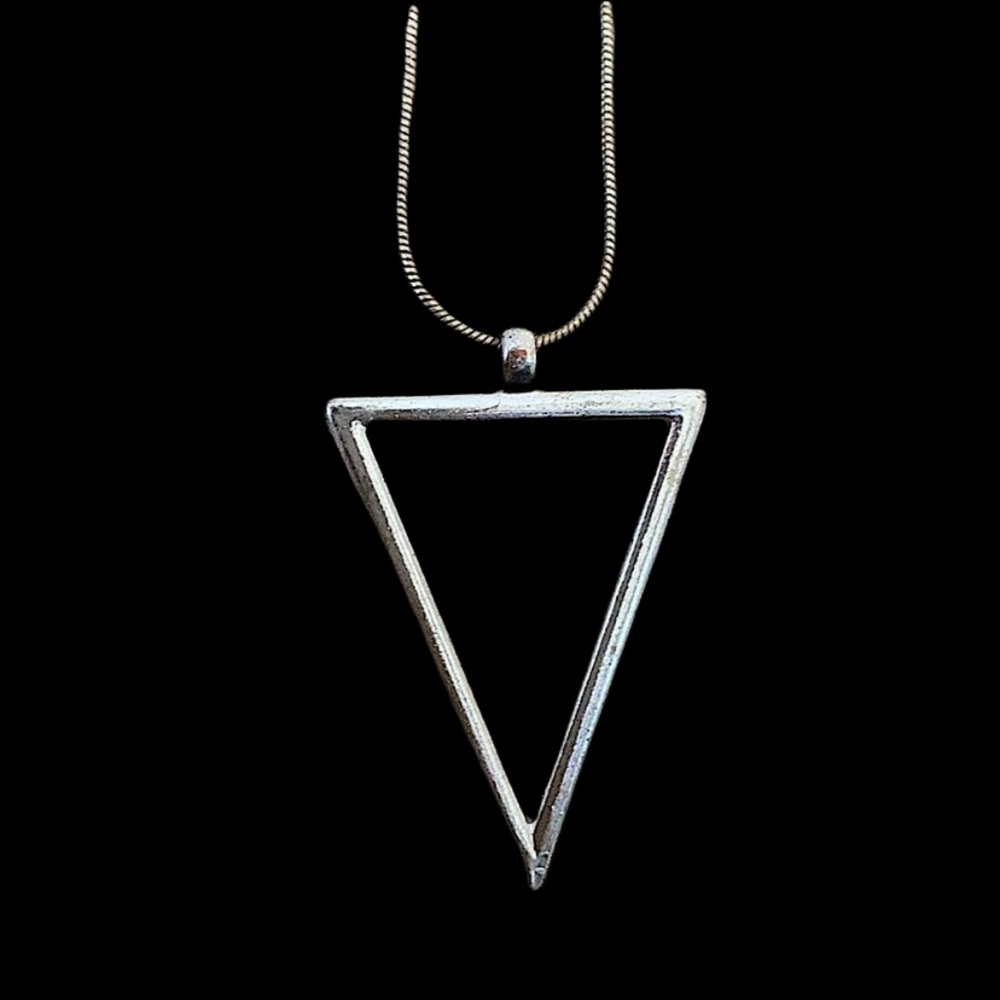 (FREE with bundle of 2 or more items) 
Triangle Pendant Long Chain - Silver